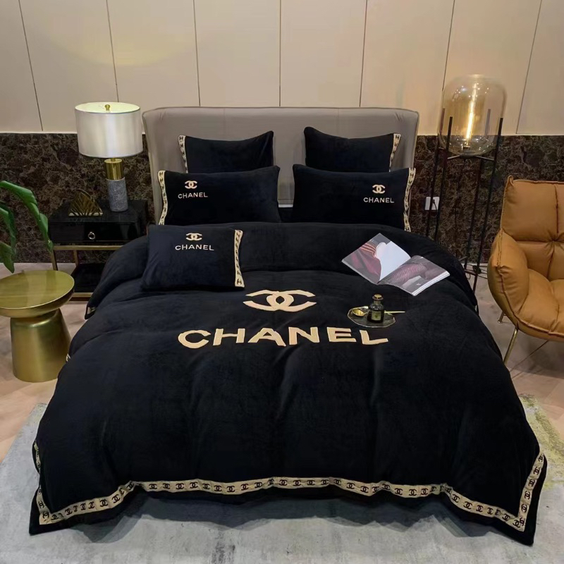 Classic Black Cadar Chanel Fitted Bed Sheet Milk Velvet Material Luxury  Cadar Bergetah Comfortable 4 Pieces Bedding Set | Shopee Malaysia