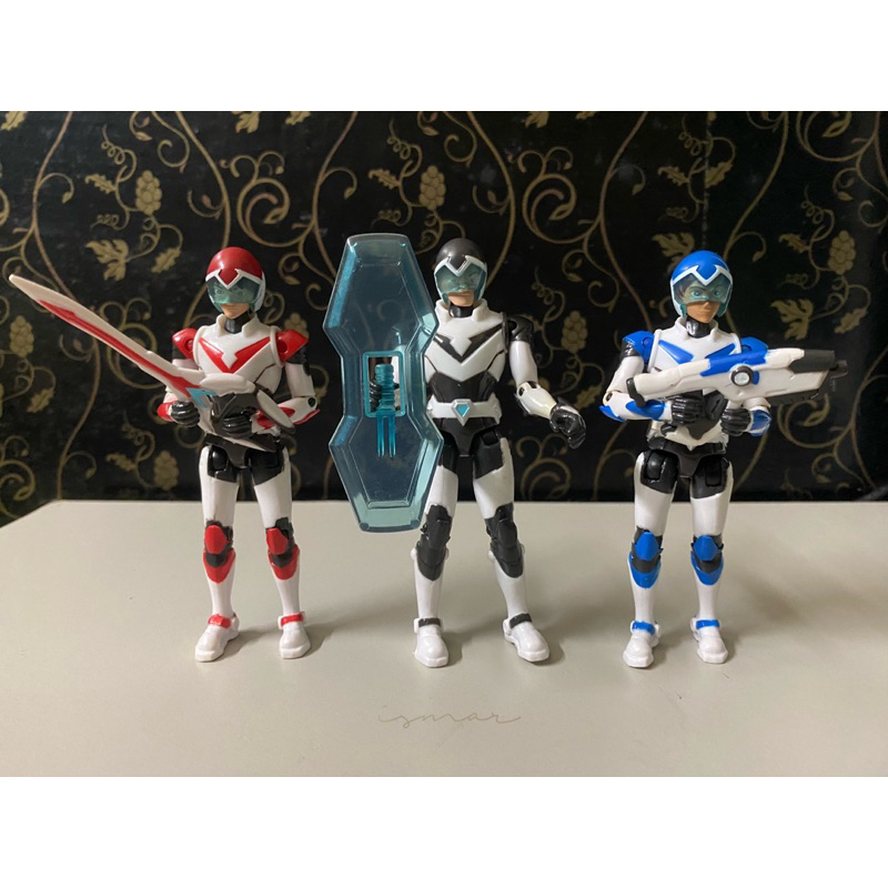 voltron pilot legendary defender figure playmates toys