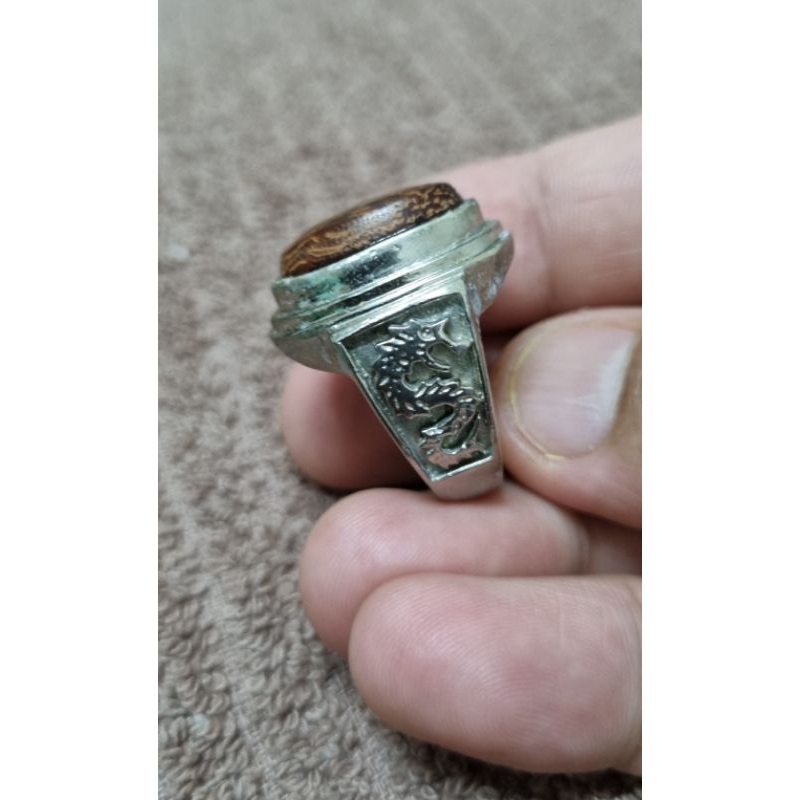 Cincin Permata Kayu Lawan Arus