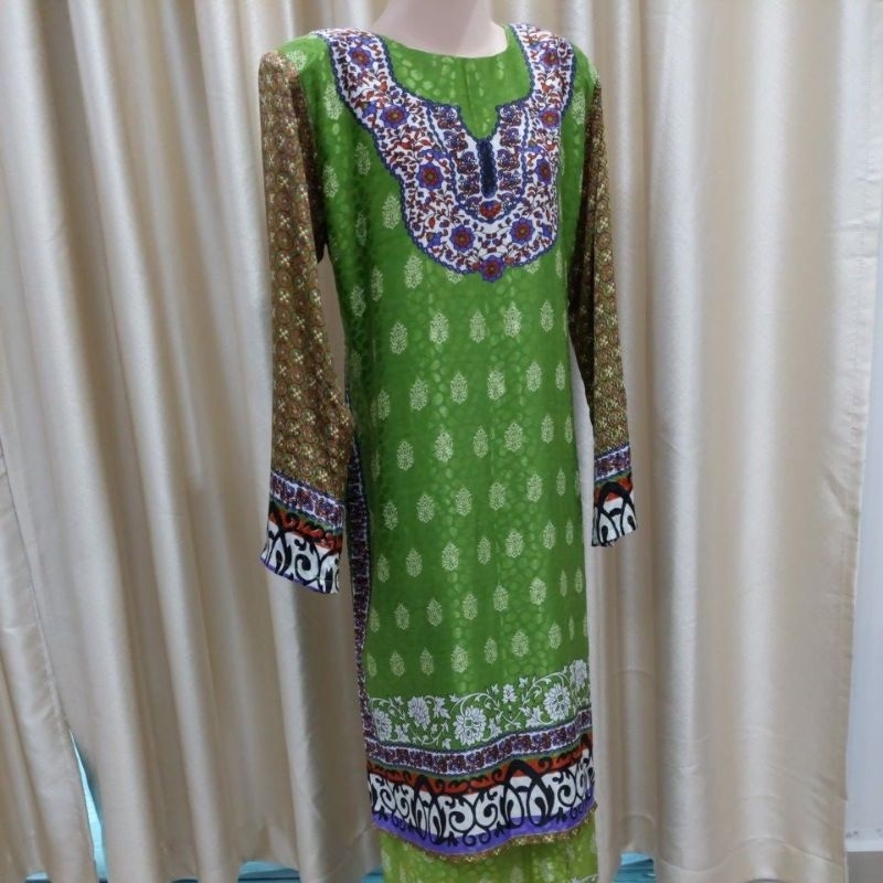 New Item! Baju Kurung Moden Satin Silk Size L. Bahu 17, Dada 42, Punggung 44 - Ready Stock!