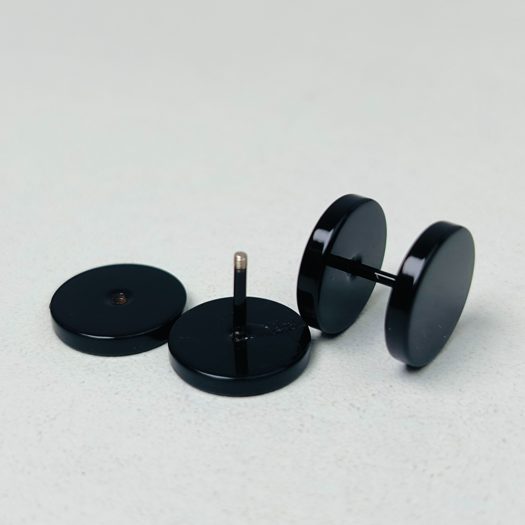 (Ship Today当天发货) 1Pair Black Classic Round Stud Earrings Bulat Subang 黑色耳针耳环圆饼耳环