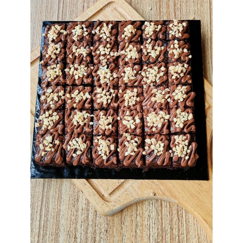 Brownies kedut 8x8 keduts chewy fudgy kurang manis brownies less sweet sedap giftbox gift box hari jadi happy birthday