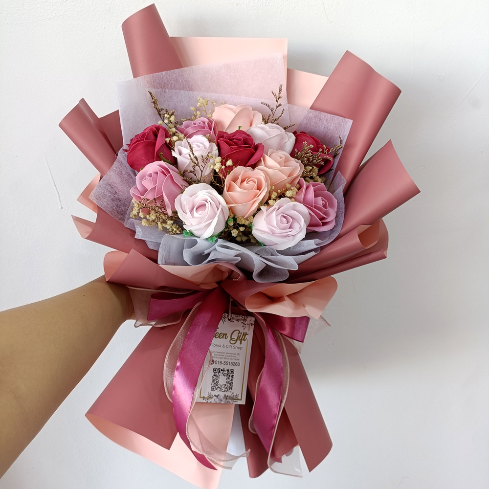 TTEEN GIFT Soap Flower Rose Baby Breath Bouquet Light Valentine Birthday Anniversary Gift 香皂花生日花束