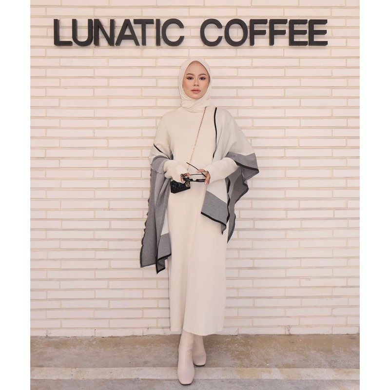 Fall Winter and Lax Clothe Clothes Sweater Sweater Shawl Woman's Two-piece Loose and Lean Dress