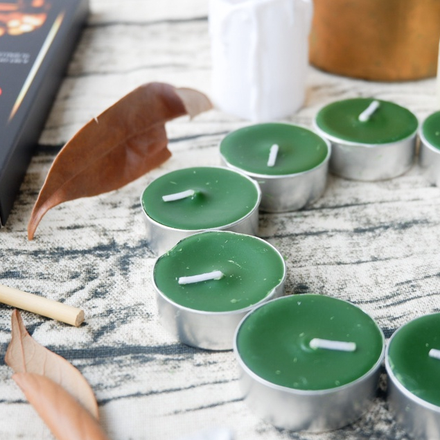 高能量青色丰盛仪式蜡烛（纯手工大豆蜡蜡烛）"High-Energy Green Abundance Ritual Candle (Handcrafted Soy Wax Candle)