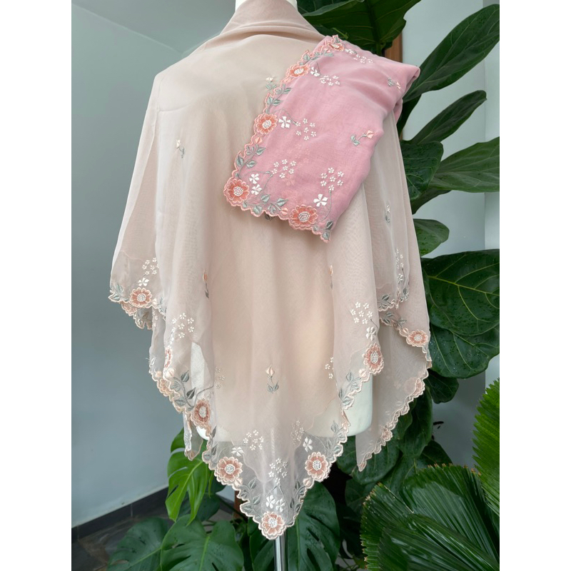 TUDUNG BAWAL RAYA SULAM KERAWANG