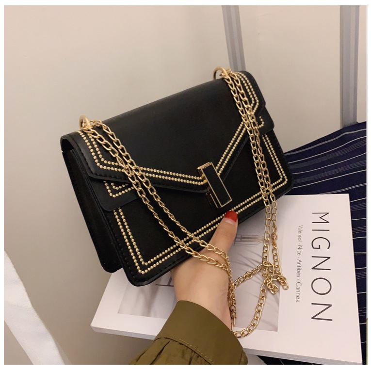 EMBROIDERED EDGES CHAIN SLING BAG [BG33991]