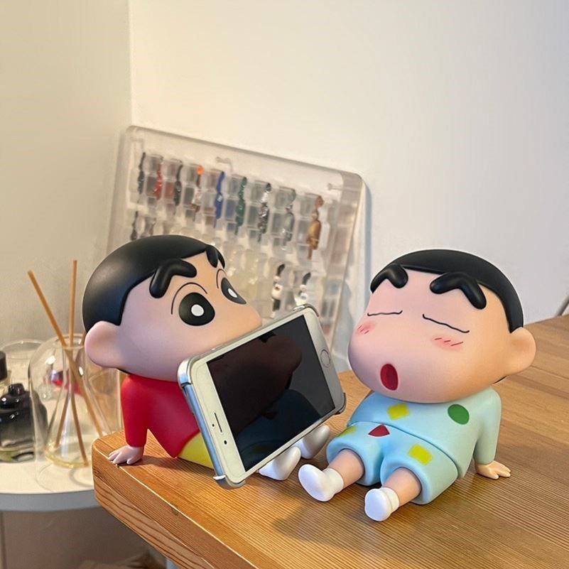 Crayon Shin-Chan Phone Holder Kawaii Anime Desktop Ornaments Cartoon Watching TV Phone Holder Cute Doll Decorations Gift