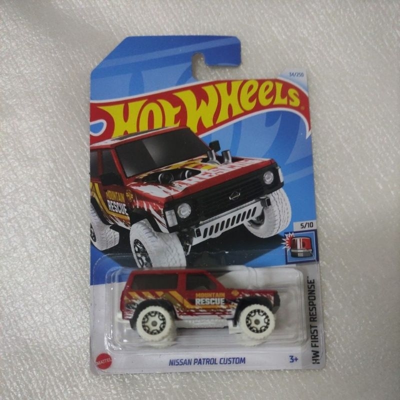 Hot Wheels Nissan Patrol Custom Mountain Rescue Snow Offroad Truck HW First Response Mainline Series