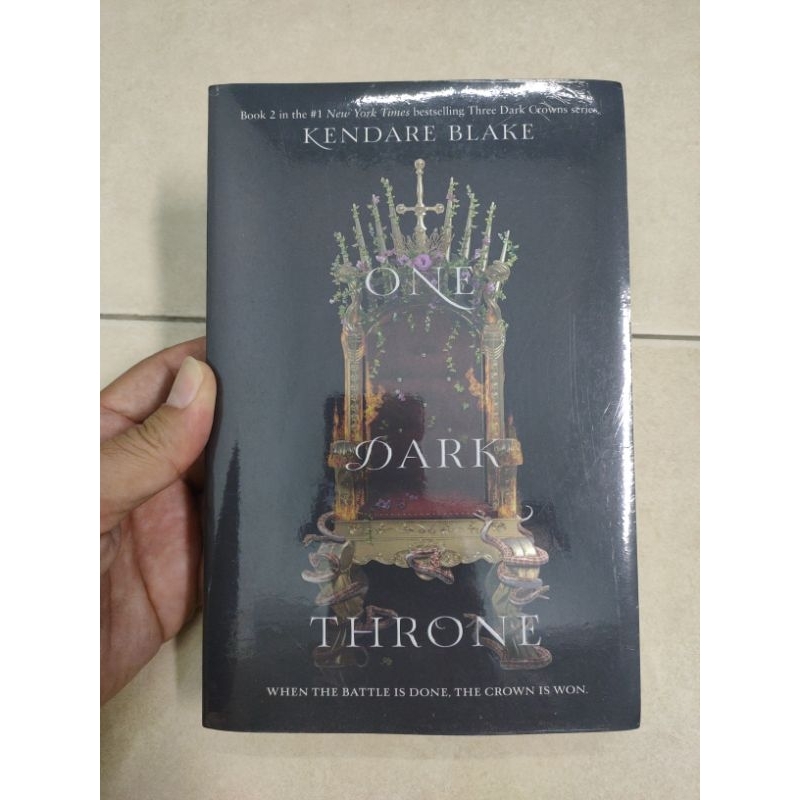 [BB] [Clearance Sale] One Dark Throne (Three Dark Crowns #2) by Kendare Blake (YA > Fantasy / Romance / Magic)