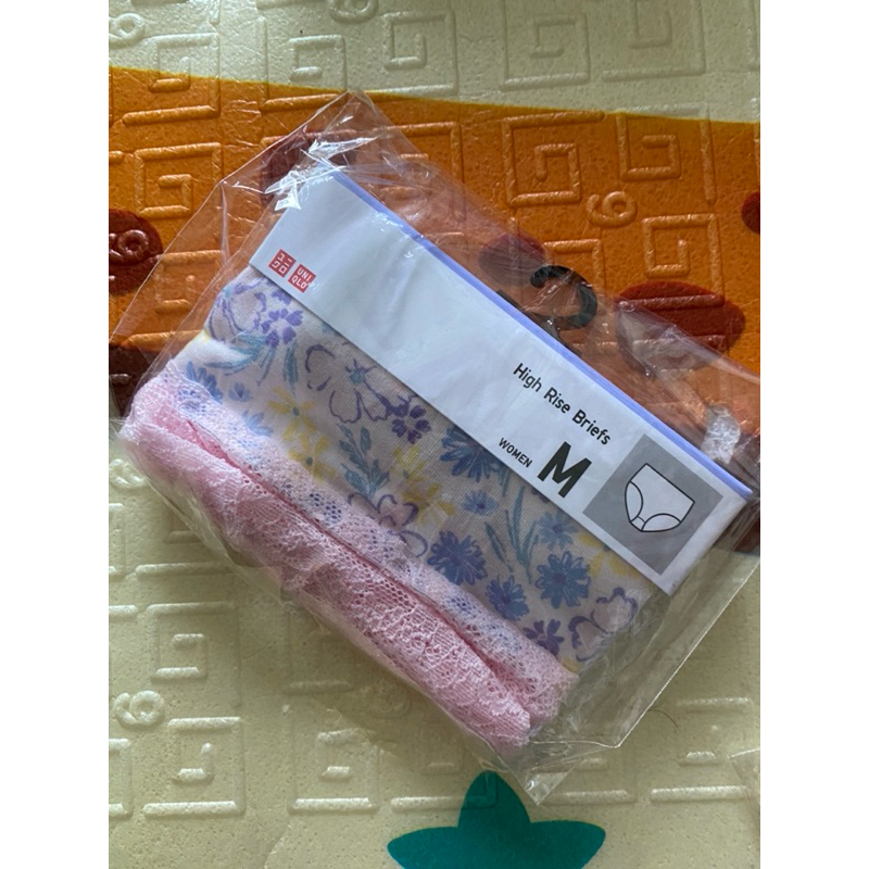 Uniqlo underware UNIQLO WOMEN UNDERWARE JUST WAIST BRIEFS SIZE M/L
