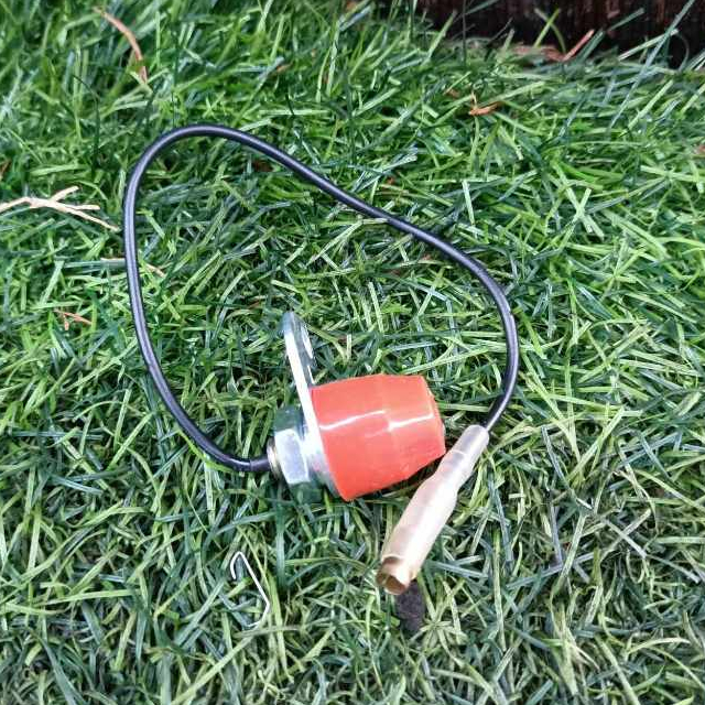 Butang Berhenti Untuk Mesin Potong Rumput Jenis BG328  (1 wayar)/BG328 Stop Button C/W Bracket (1 wire)