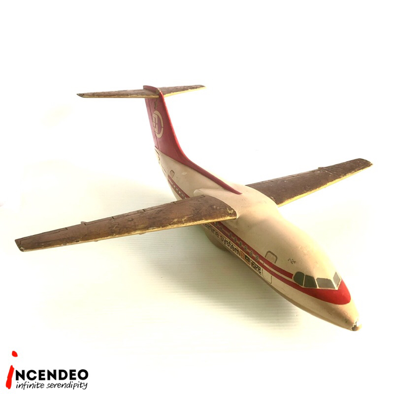 Vintage Rare Hawker Siddeley HS-146 Malaysia Airlines System Large Wooden Aircraft Model