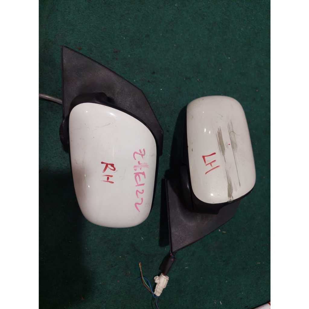 Used Toyota Altis Side Mirror 5 Pin Auto Flip (left got some damage)