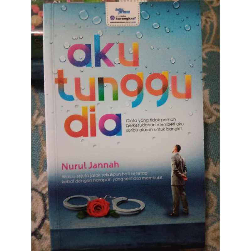 NOVEL AKU TUNGGU DIA (BELI TAPI BELUM DIBACA)