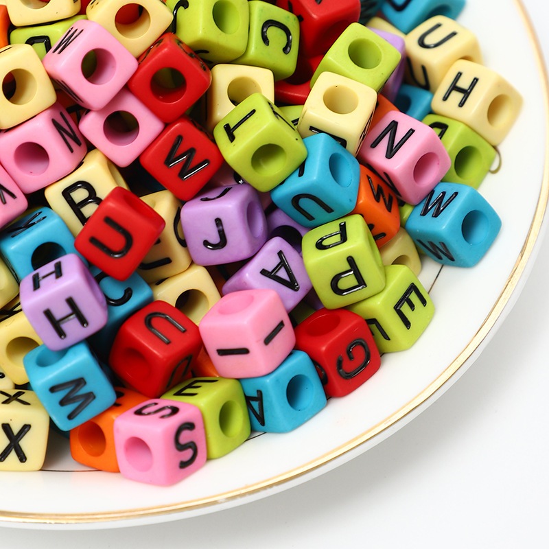 Ready Stock 10 GRAM MANIK ABJAD / ALPHABET BEAD KIUB KHUSUS COLOUR TULISAN HITAM A To Z (BOLEH PILIH)