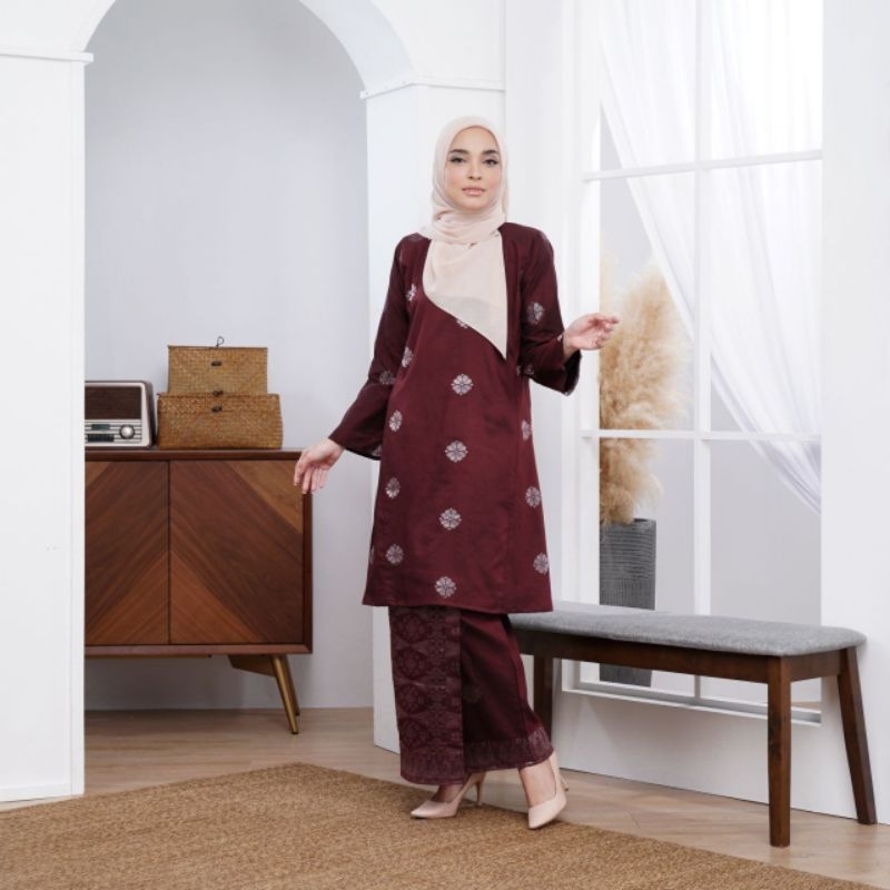 Baju Kurung Pahang Songket Tenun | Aminah [Bold]