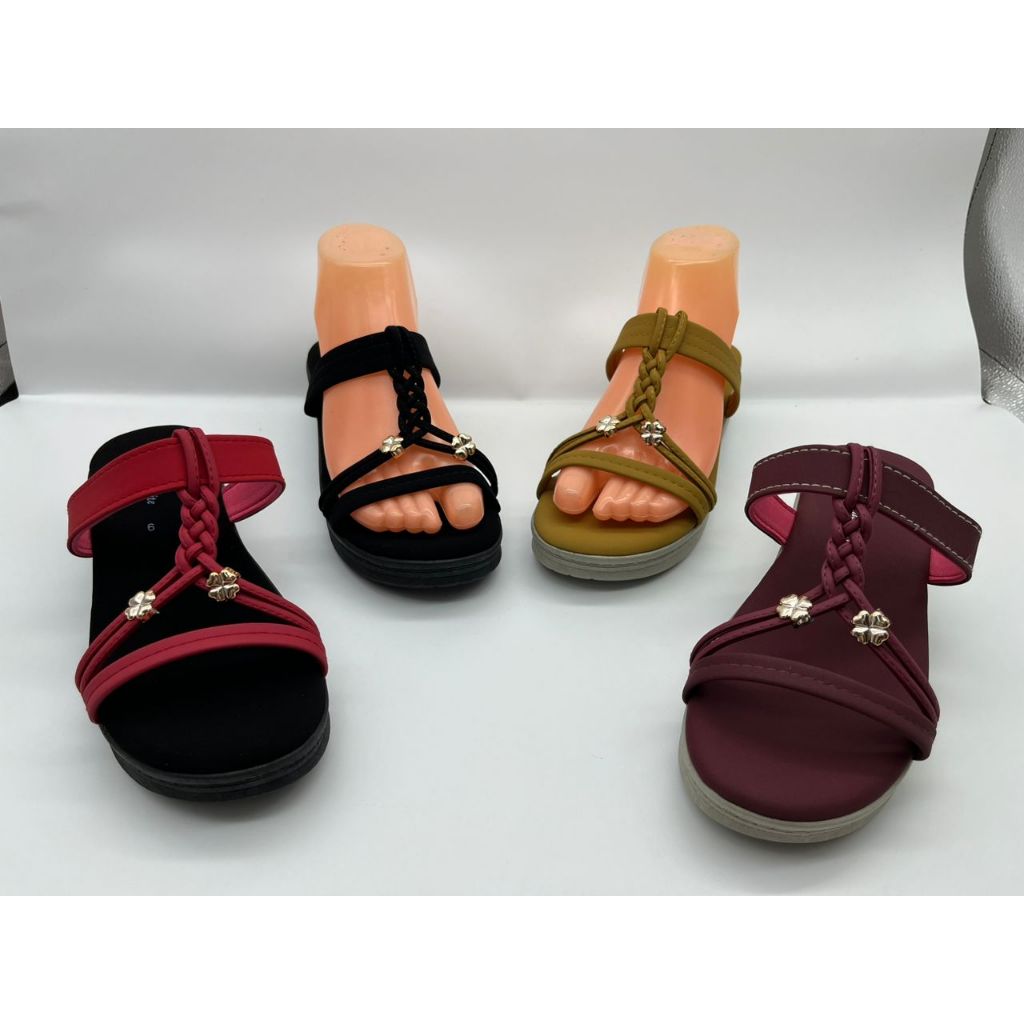 ✨Ready Stock✨ New Fashion Women Designer Slippers