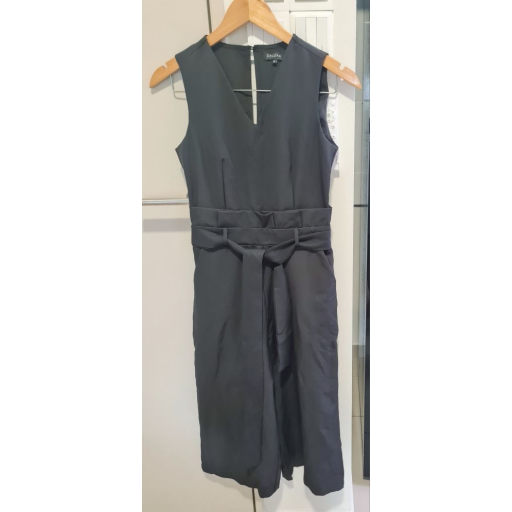 Zalora sleeveless 3/4 length jumpsuit