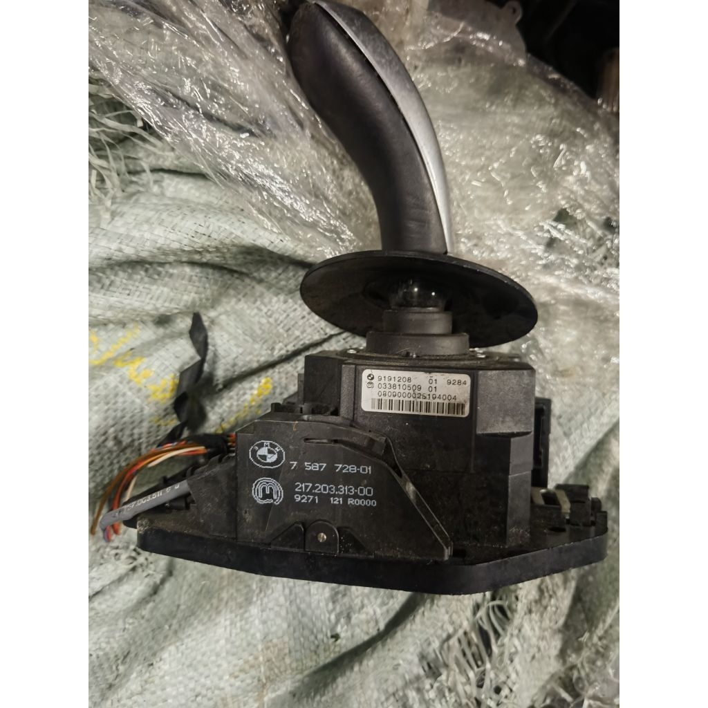 BMW E60/E61/E63/E64/M5 Gear Selector Shifter Knob Electronic (Used)