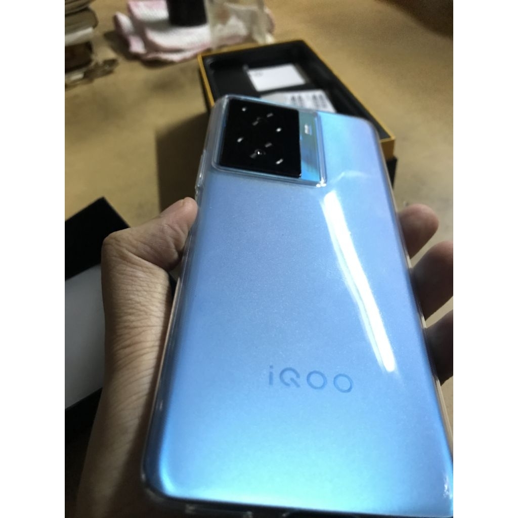 VIVO IQOO Z7 5G 256GB STORAGE 8+8GB RAM 2.2GHZ SNAPDRAGON 695 OCTA-CORE