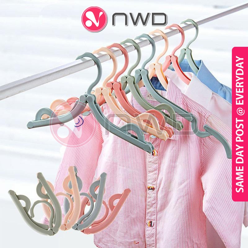 《 》Folding Mini Cloth Hanger Non Slip Travel Wardrobe Penyangkut Baju 旅行衣架 NWD
