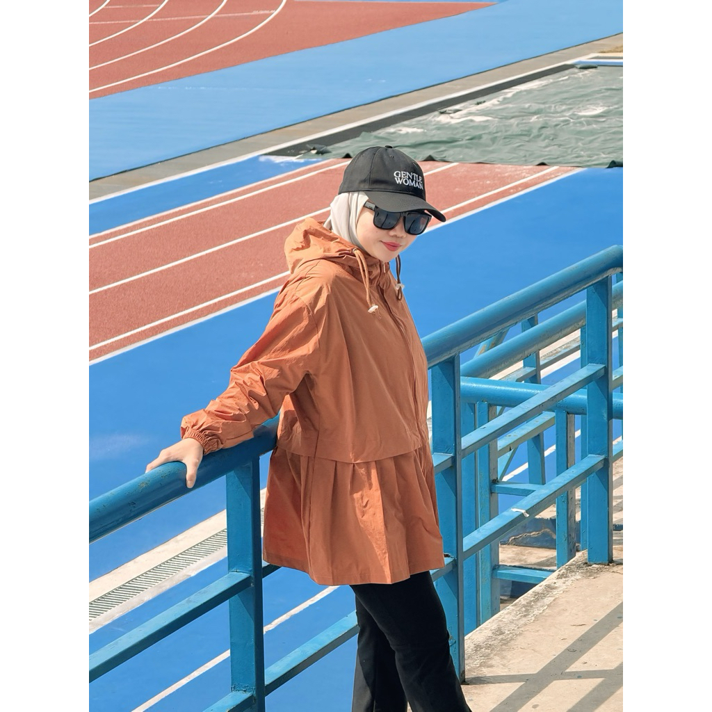inara hoodie parachute windbreaker sportwear muslimah jacket sukan wanita