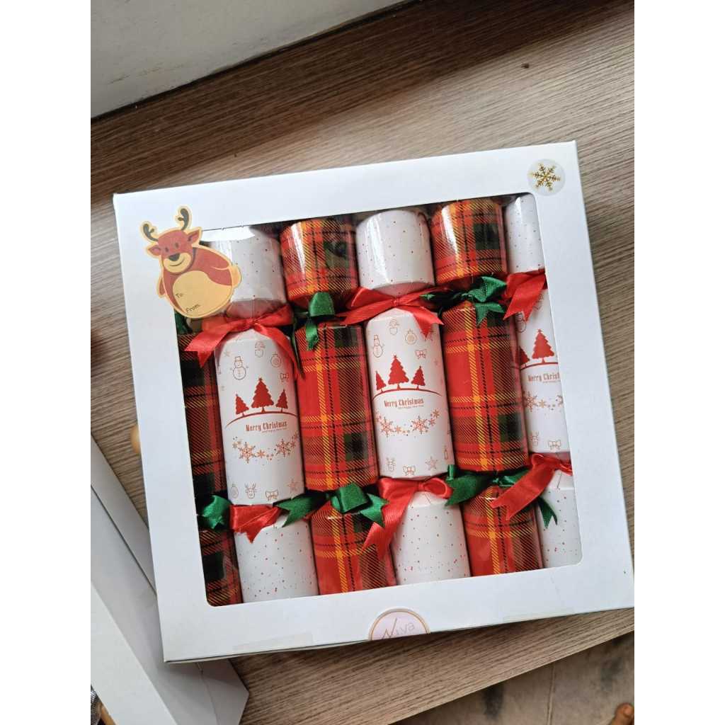 Christmas Crackers Christmas Poppers Family Crackers 12s x 12 inch with crown motto snap small toy