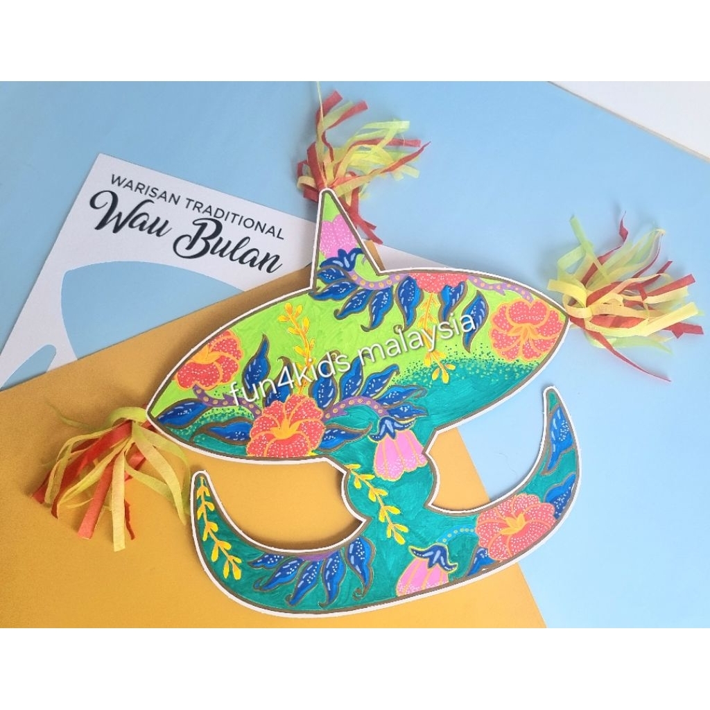 Malaysian Traditional Craft | Batik Design Wau Bulan (2-sided) Painting Kit with paint & brush