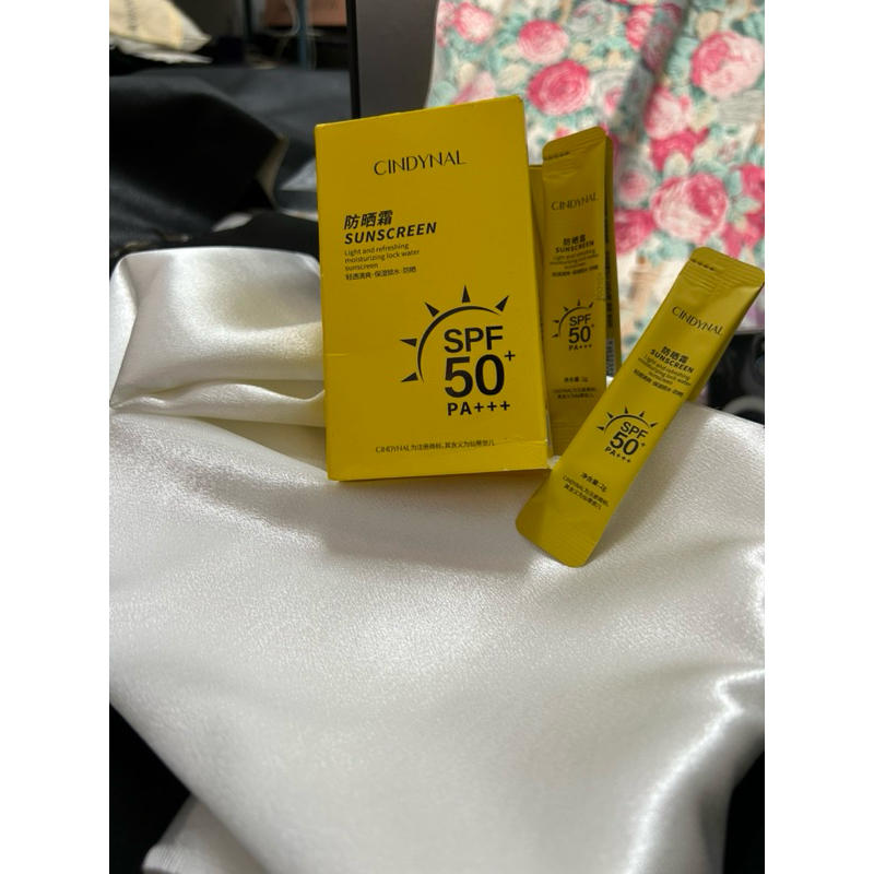 Portable Isolate Sunscreen  Intensive UV Sunblock仙蒂奈儿防晒霜SPF50+ 3g/3ml Sun Protection Cream individua