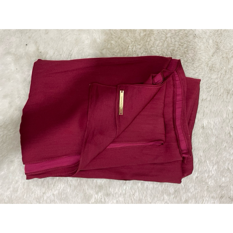 tudung people maroon dull satin