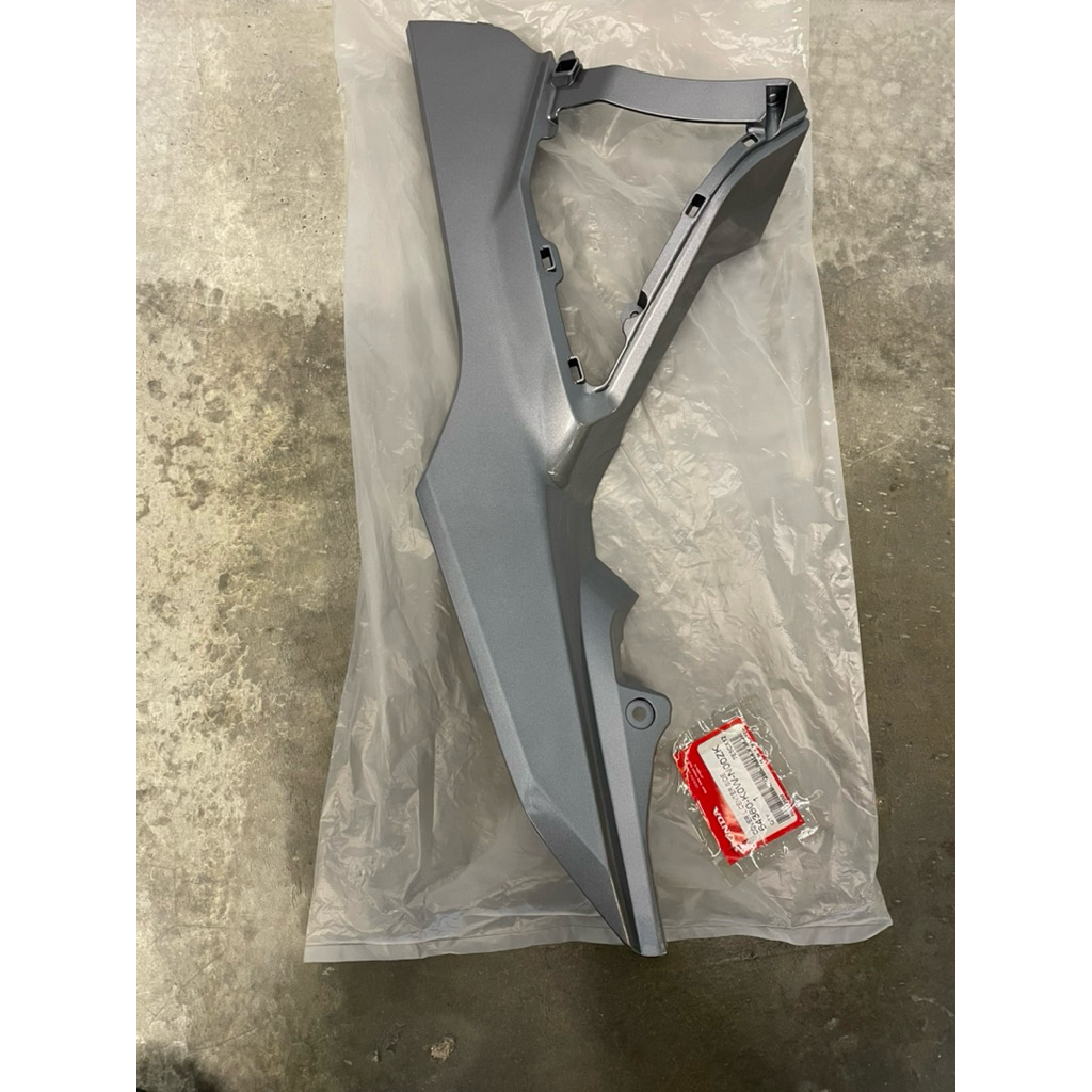 64360–K0W-N00ZK HONDA ADV150 2020 COVER L CENTER SIDE