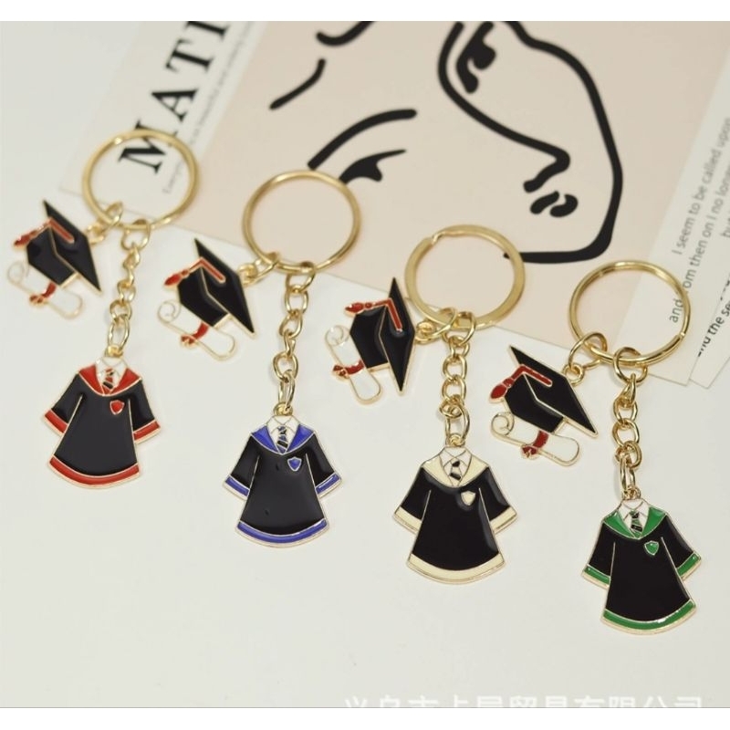 [UNIK] Creative Keychain Graduation Gown Cap Mortarboard Cute Enamel School Uniform Keyrings Graduasi 毕业帽礼服钥匙扣