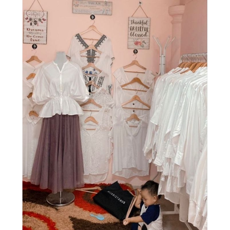 WHITE DRESS PREMIUM [ LIVE LOCK ONLY]