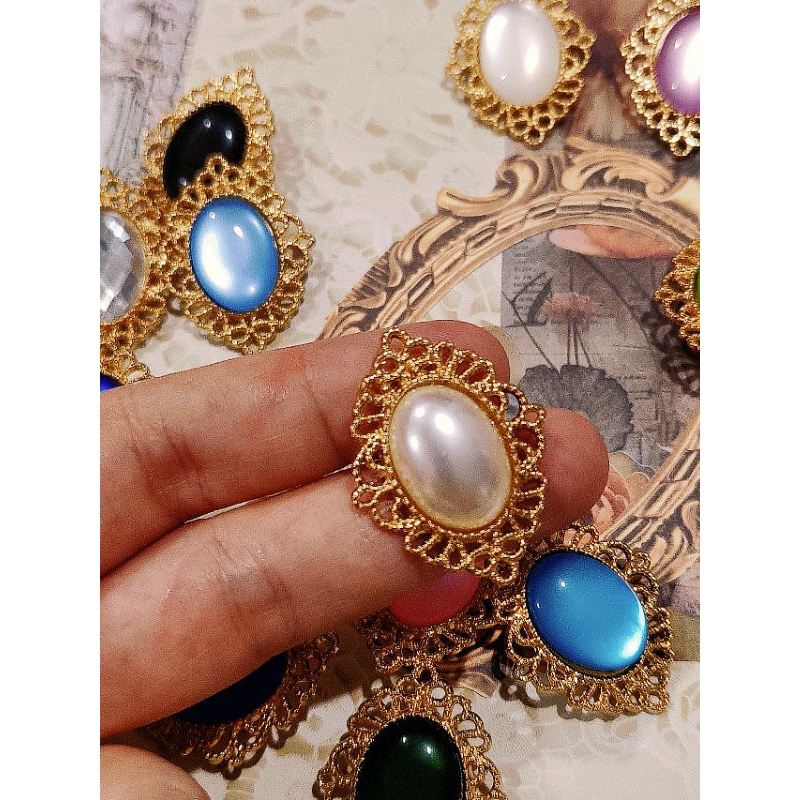 17SK New Arrival Elegant Vintage Cat's eye Opal Oval Brooch – Royal-Style Tudung Pin & Kerongsang