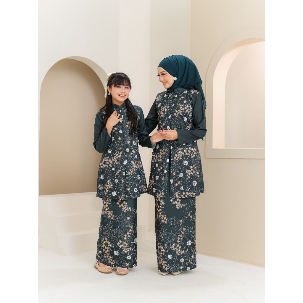 Kebaya Jelita Corak Batik - kanak-kanak
