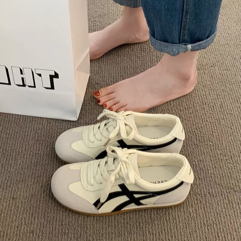 kasut perempuan Sukan Ringan Versatile Flat Wanita shoes Gaya Selebriti Internet Forrest Gump shoes Women's casual shoes