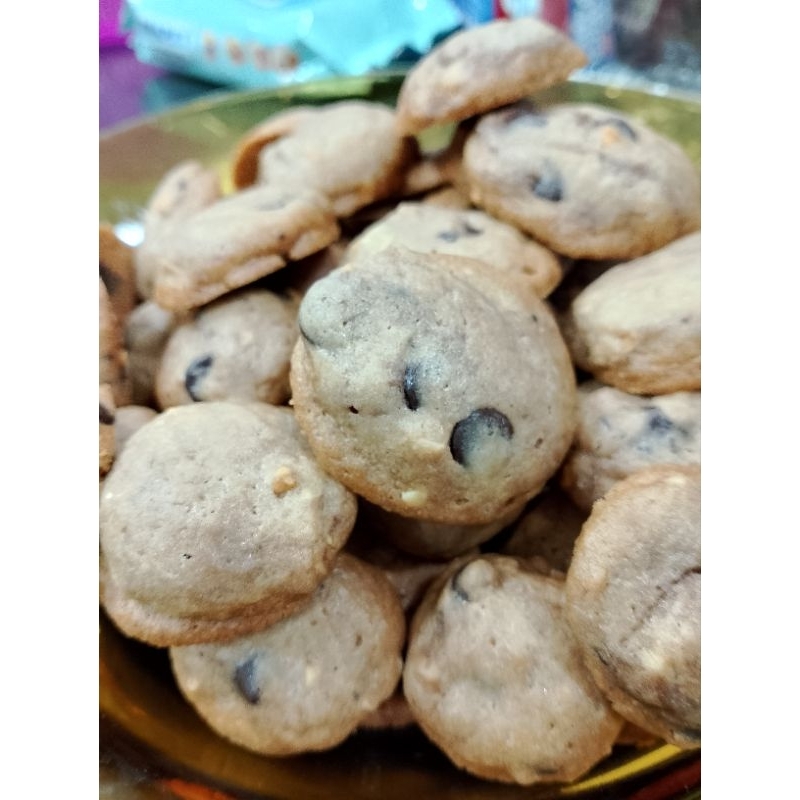 Biskut Cookies Chocolate Chip kacang almond ala coklat famous amos