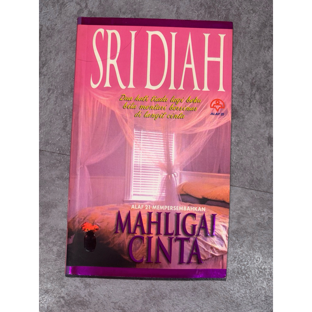 Mahligai Cinta by Sri Diah