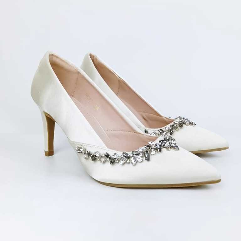 ✨READY STOCK✨ 2010 Manis Sari Kasut Kahwin / Manis Sari Wedding Heels pearl white bride brides maids silk shinny kasut