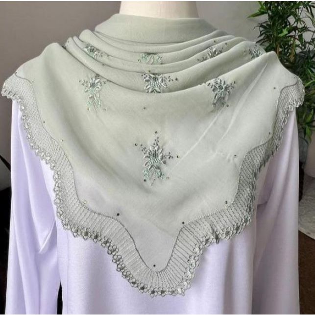 Bawal Hijab Datin Diamond Bunga Kerawang Sulam Timbul Bidang 45 Cotton Jepun
