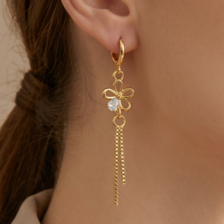 M38E Anting Wanita Titanium 24K Emas Bunga Rumbai Zircon Design Premium Anti Alergi Tidak Luntur Trendy