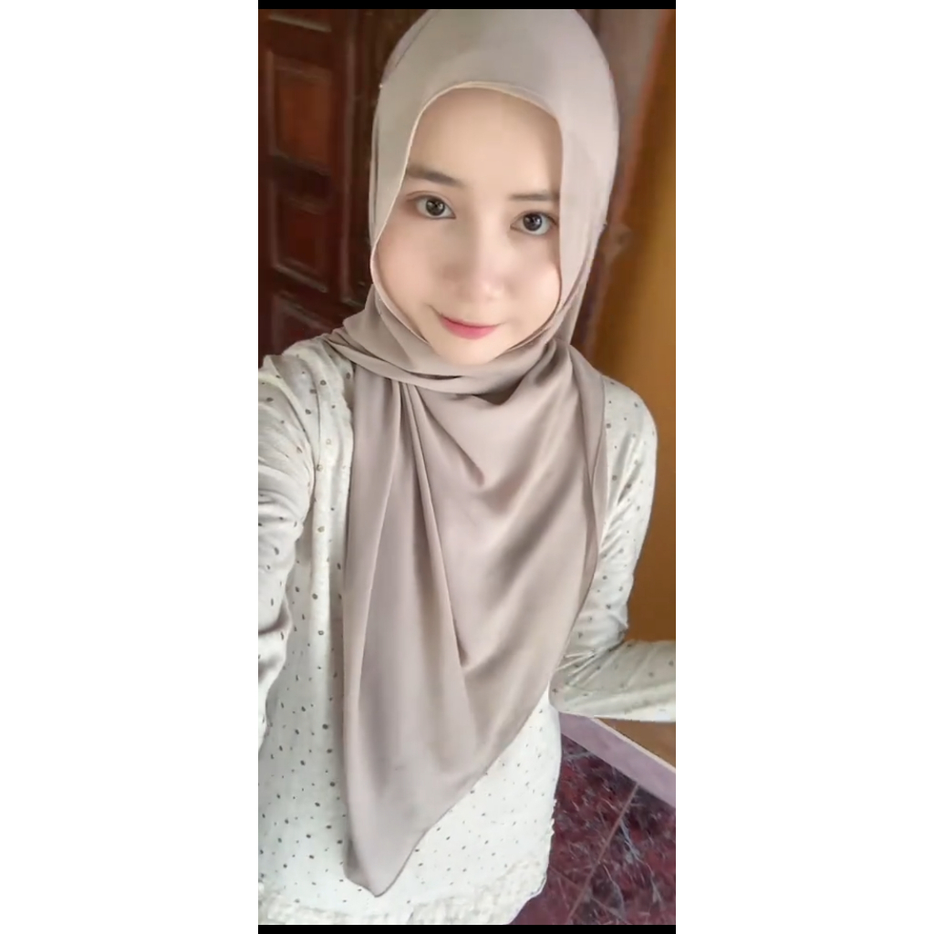 shawl NUR FAZEERA, kain jenis chiffon, dulu masih kici kici teringin nak pakai shawl cantik macam ni