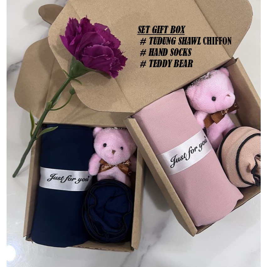 SET GIFT BOX TUDUNG SHAWL CHIFFON UNTUK PEREMPUAN. SESUAI UNTUK IBU, GURU, ISTERI DAN YANG TERSAYANG