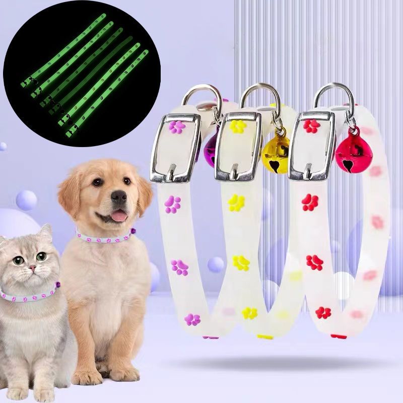 {Hot sale}Pet Glowing Kucing Collar with Bells Glow at Night Dogs Cats Necklace Light Luminous Neck Ring Accessories