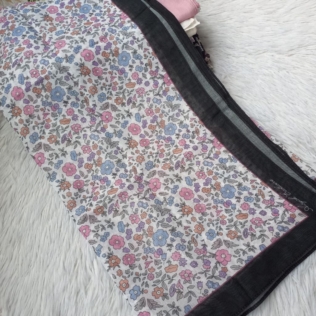 Tudung Bawal Printed Cotton Voile Bidang 45, Bawal Kapas, Senang Bentuk, Square Hijabs Black