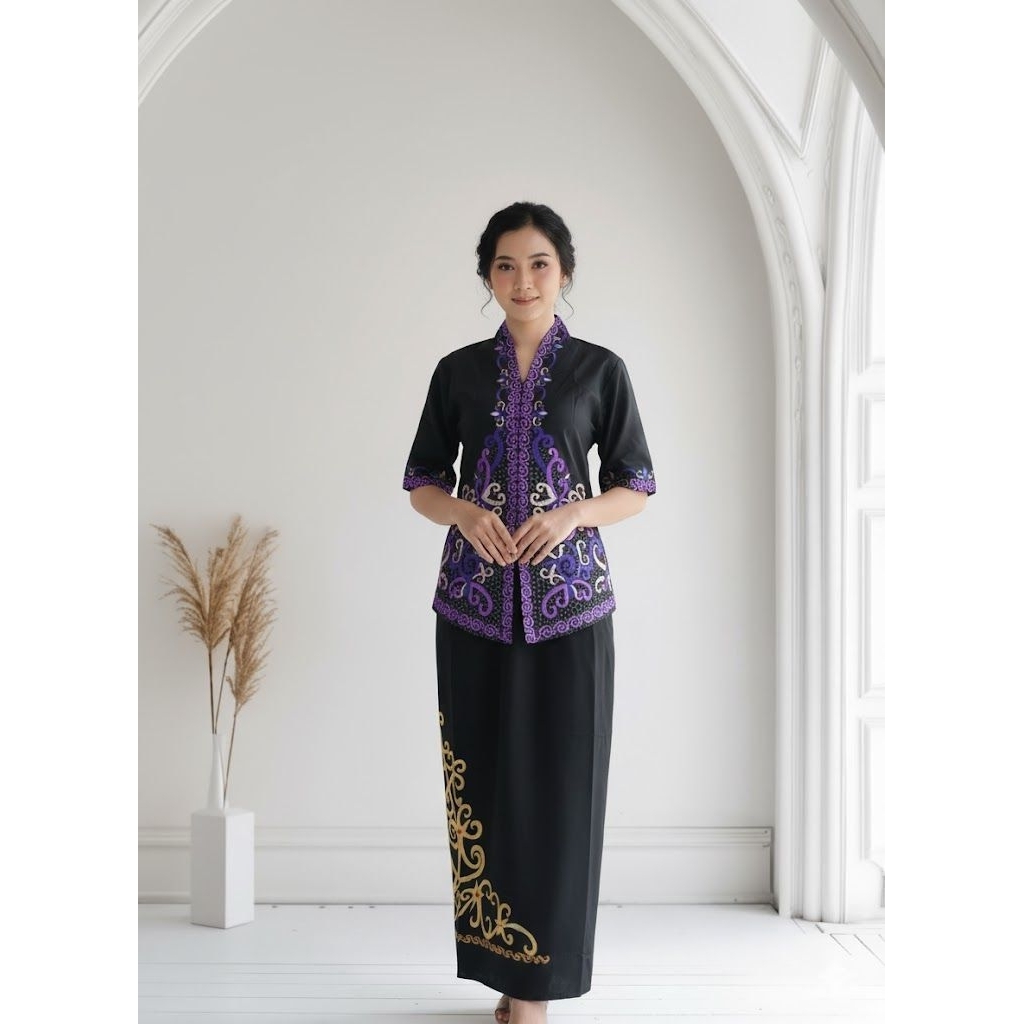 ROSARIA SET KEBAYA...50KG TO 75KG.