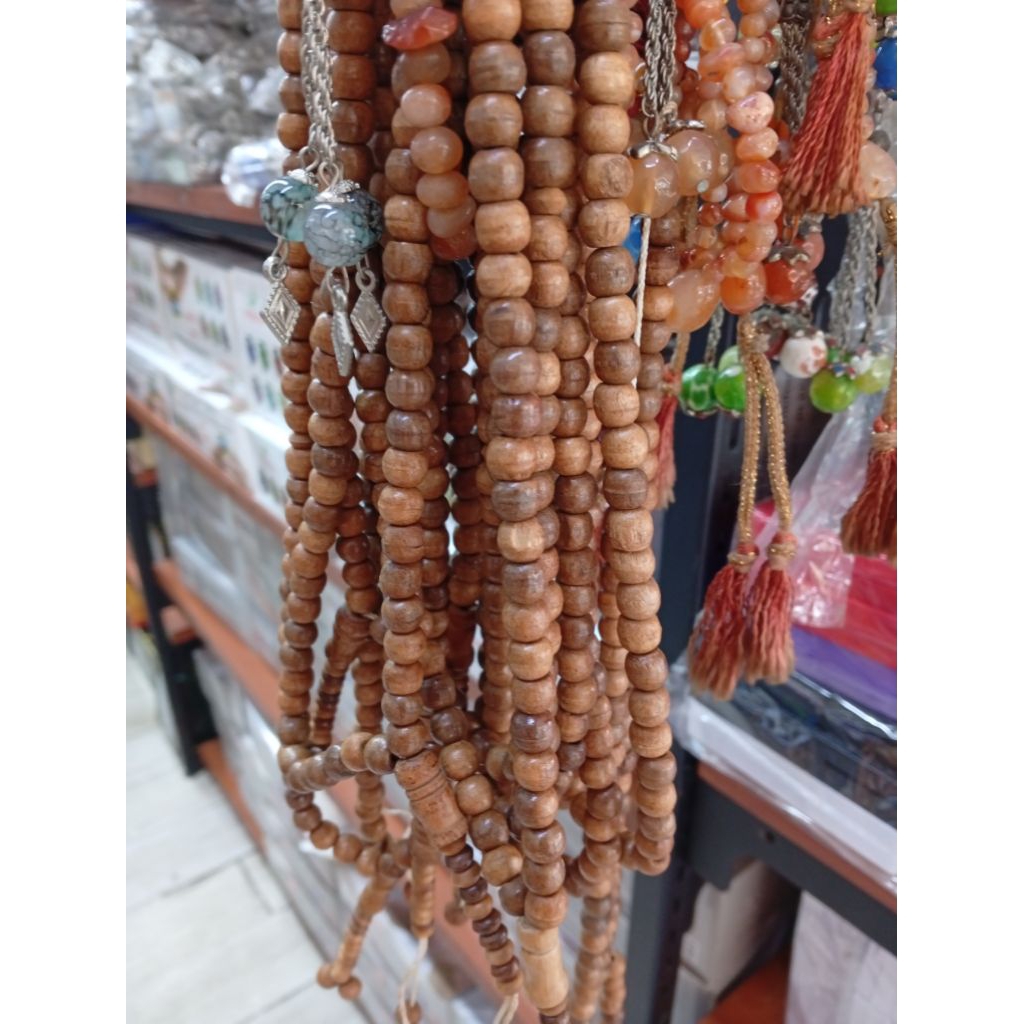 Tasbih Kayu Zaitun 100 Biji Pilihan Saiz 8mm(Besar) Dan 6mm(Kecil) Warna Ori Kayu.