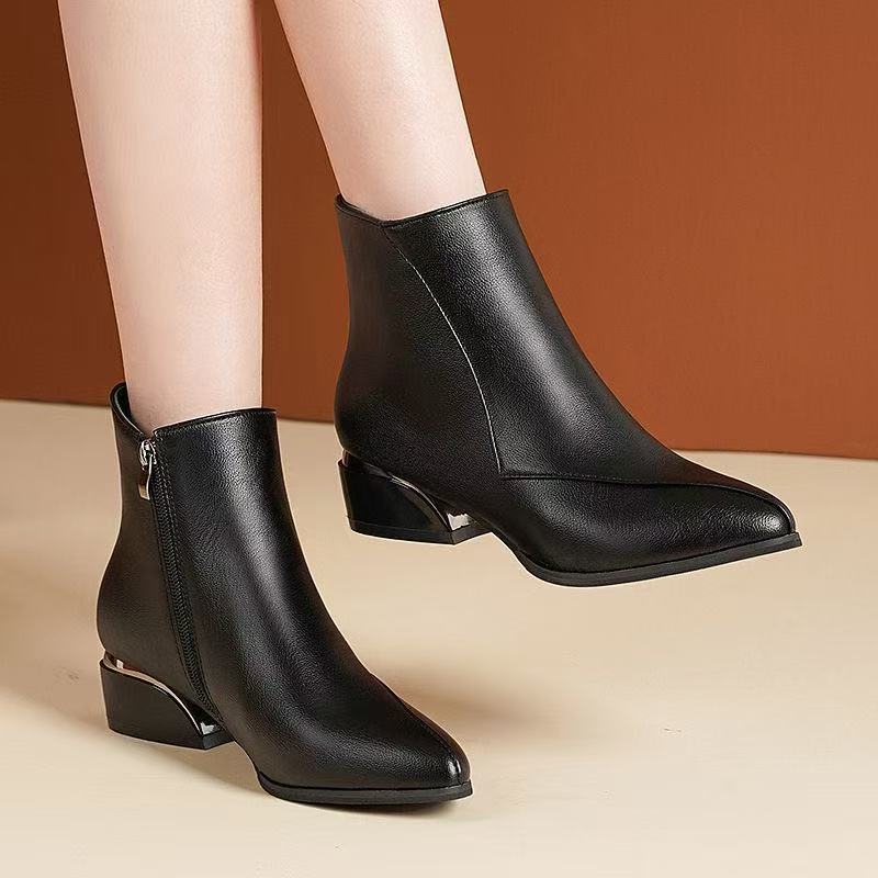 Women's Korean Style Low Cut Retro leather Boots Low Heeled Fashionable Martin Boots Untuk Pelajar