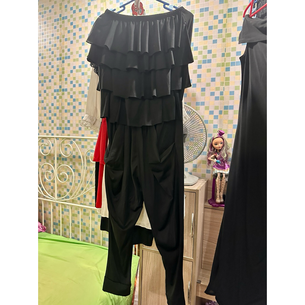 Jumpsuit (wear @ chest)